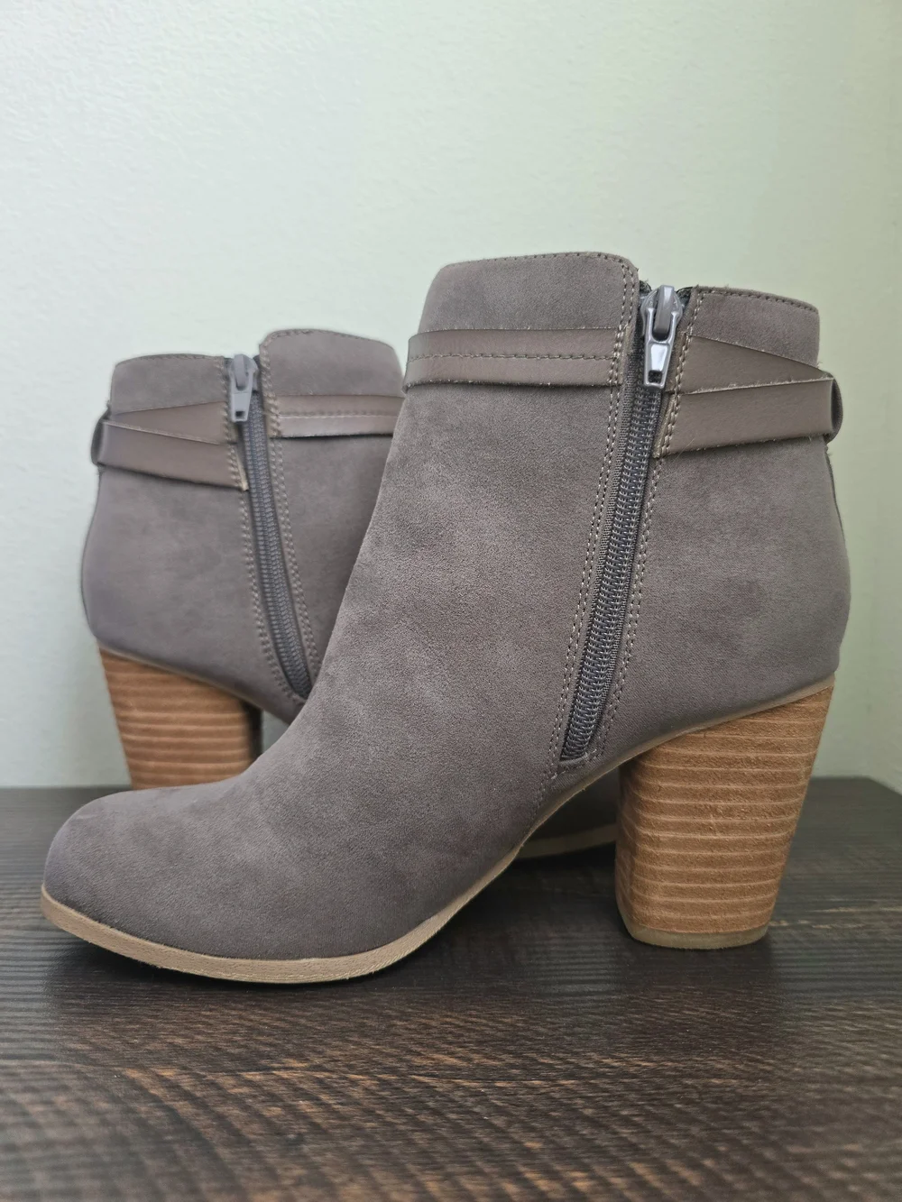 Madden Girl Demoli Gray Faux Suede Block Heel Buckle Ankle Booties Size 8
